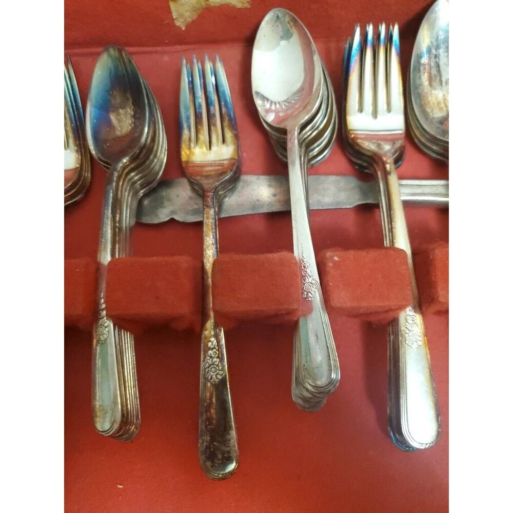 Holmes & Edwards Inlaid 53 Piece Flatware Silver Plate Set Chest YOUTH Vintage